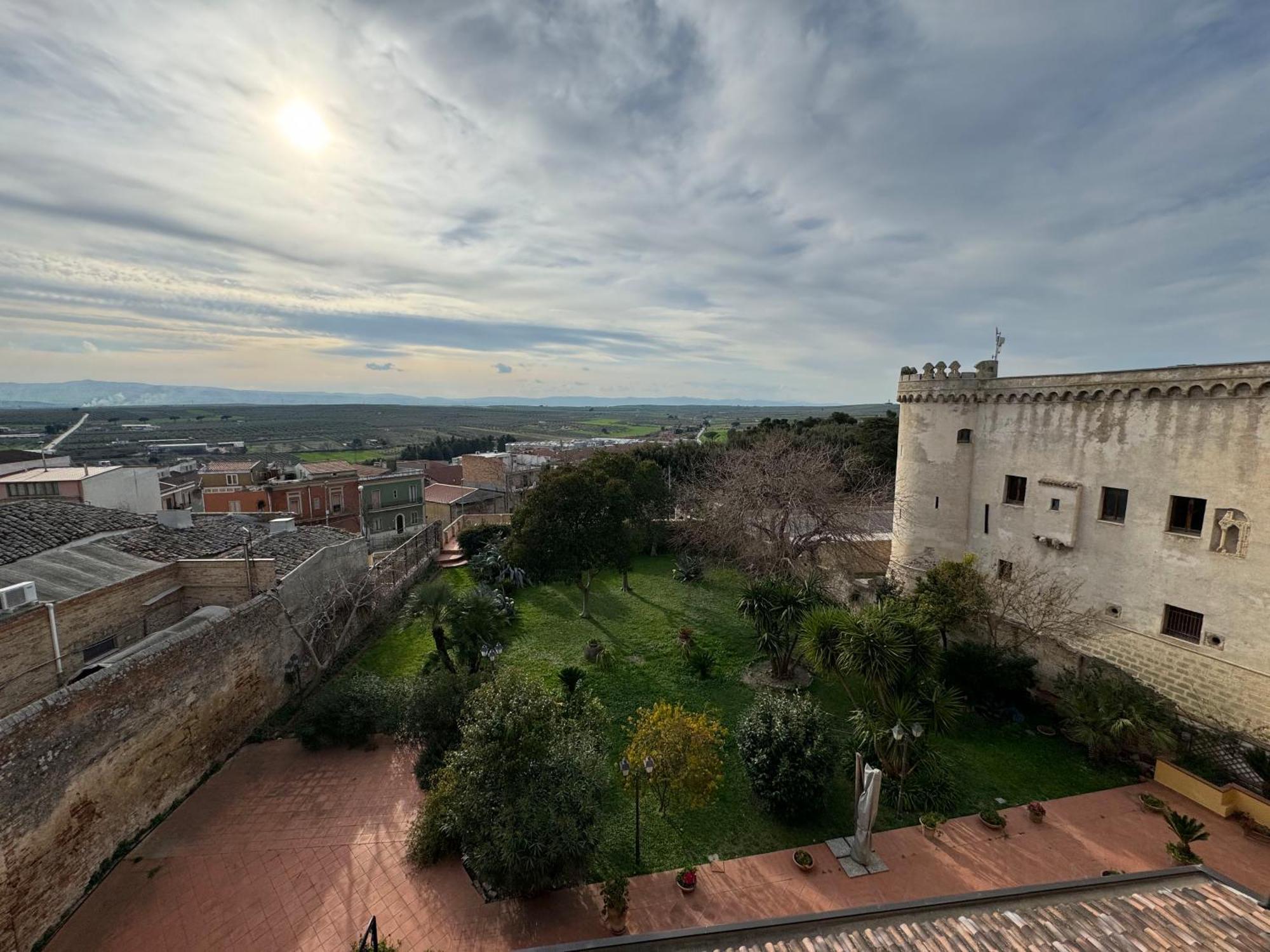 B&B Palazzo Croghan Torremaggiore Bagian luar foto
