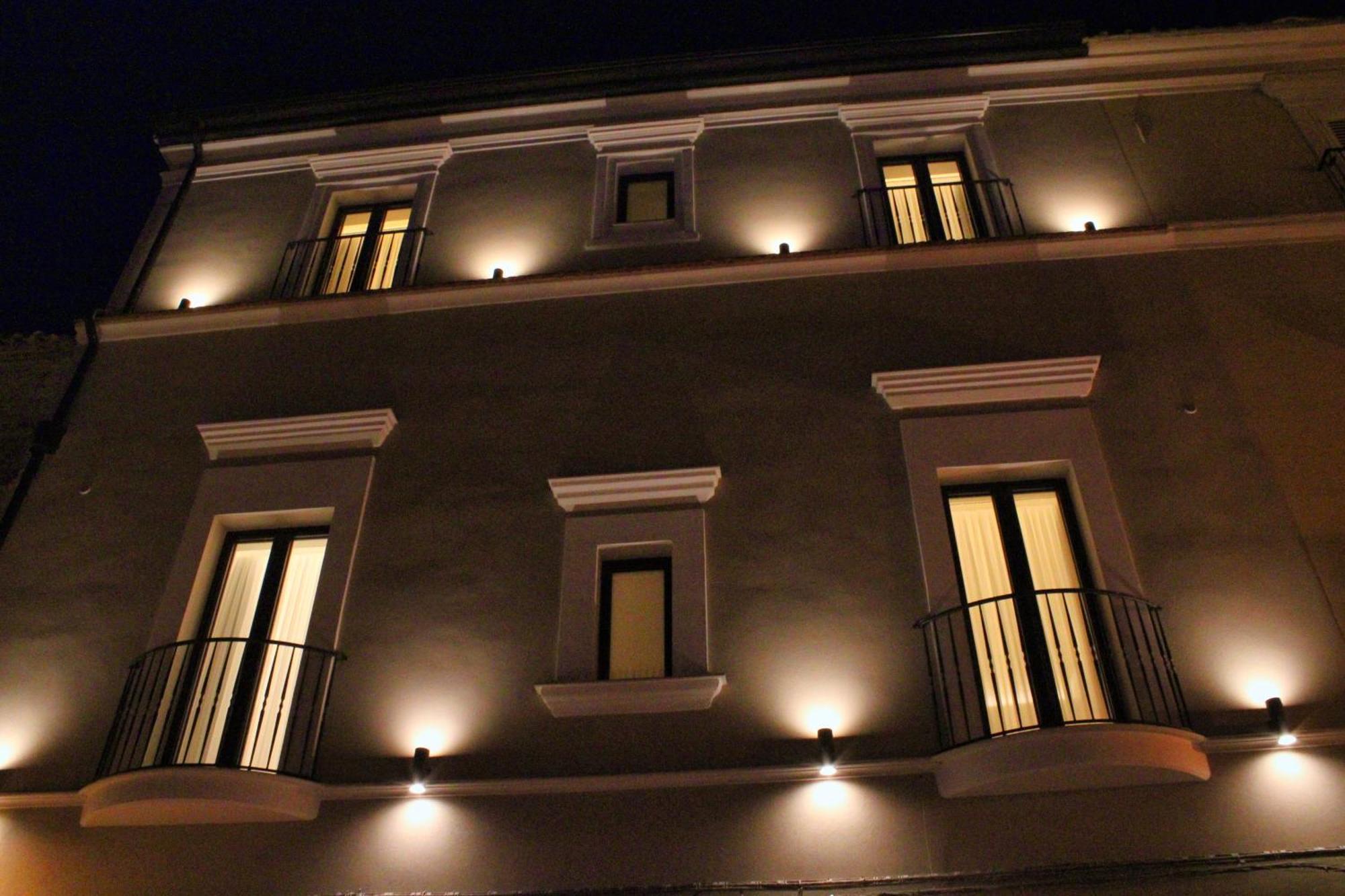 B&B Palazzo Croghan Torremaggiore Bagian luar foto