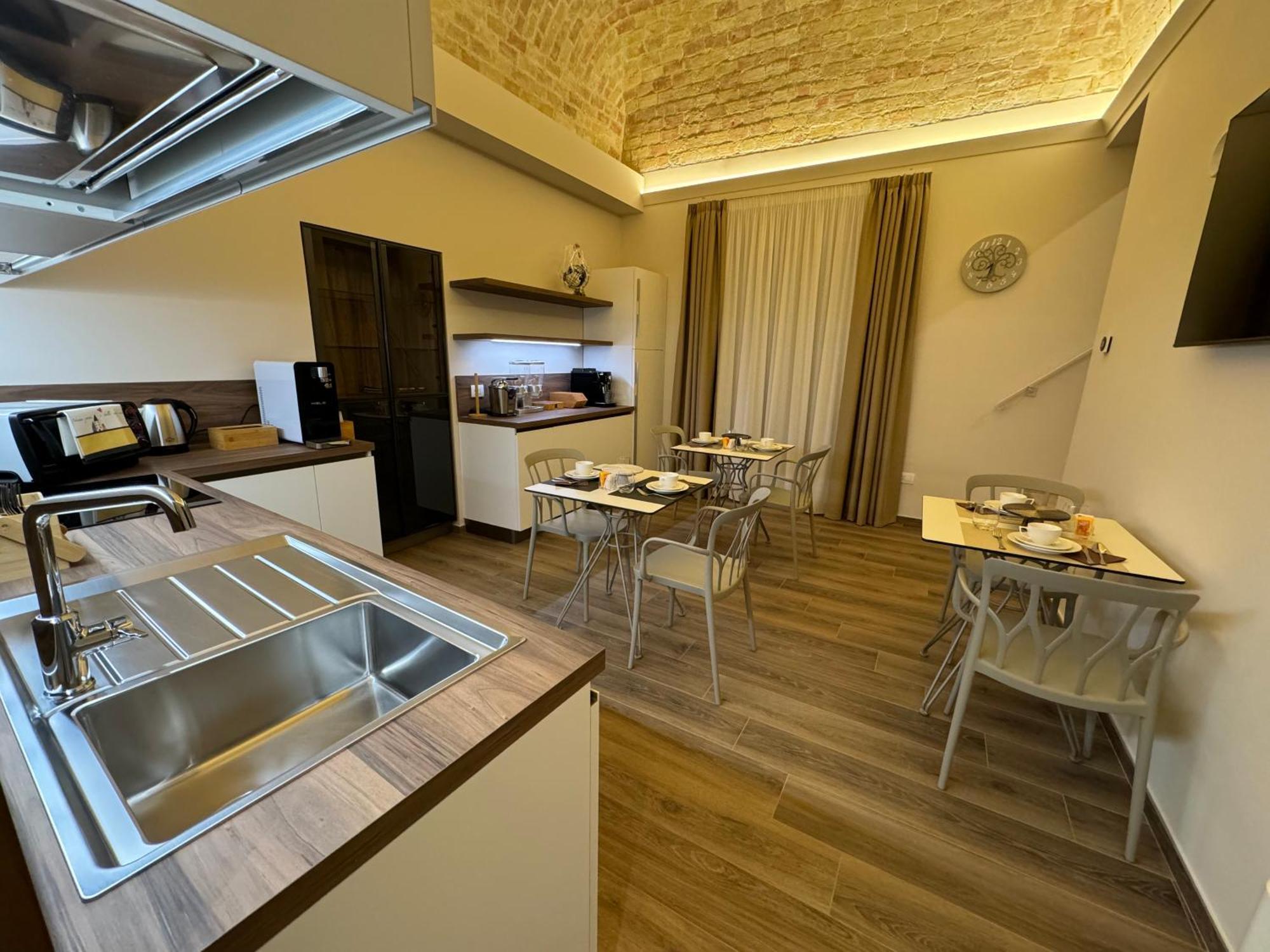B&B Palazzo Croghan Torremaggiore Bagian luar foto