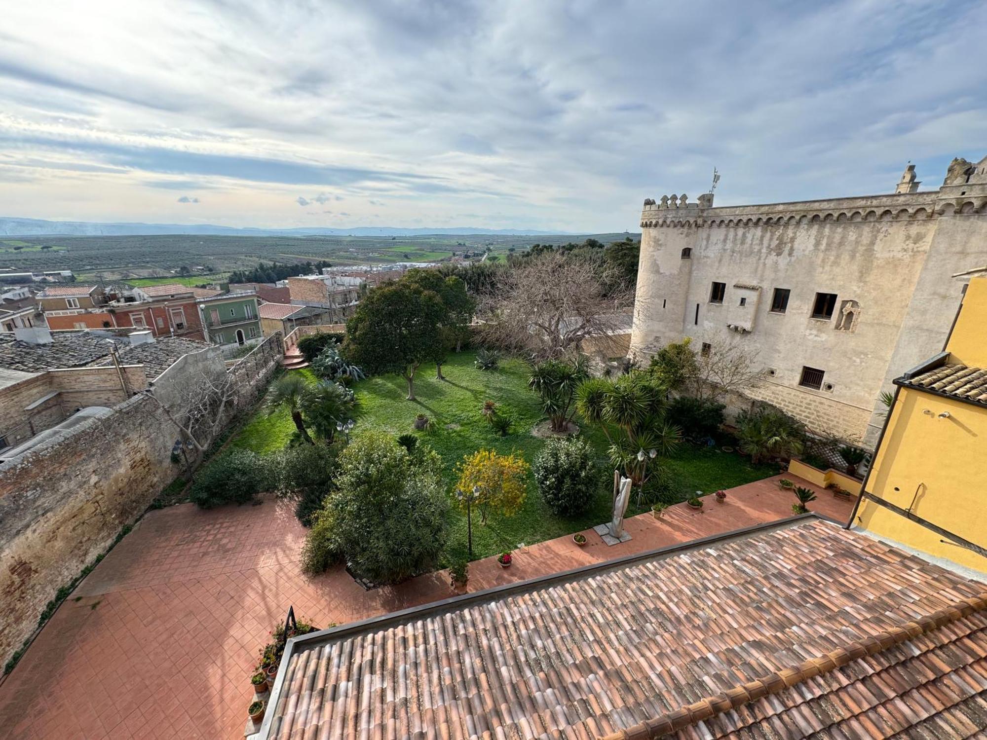 B&B Palazzo Croghan Torremaggiore Bagian luar foto