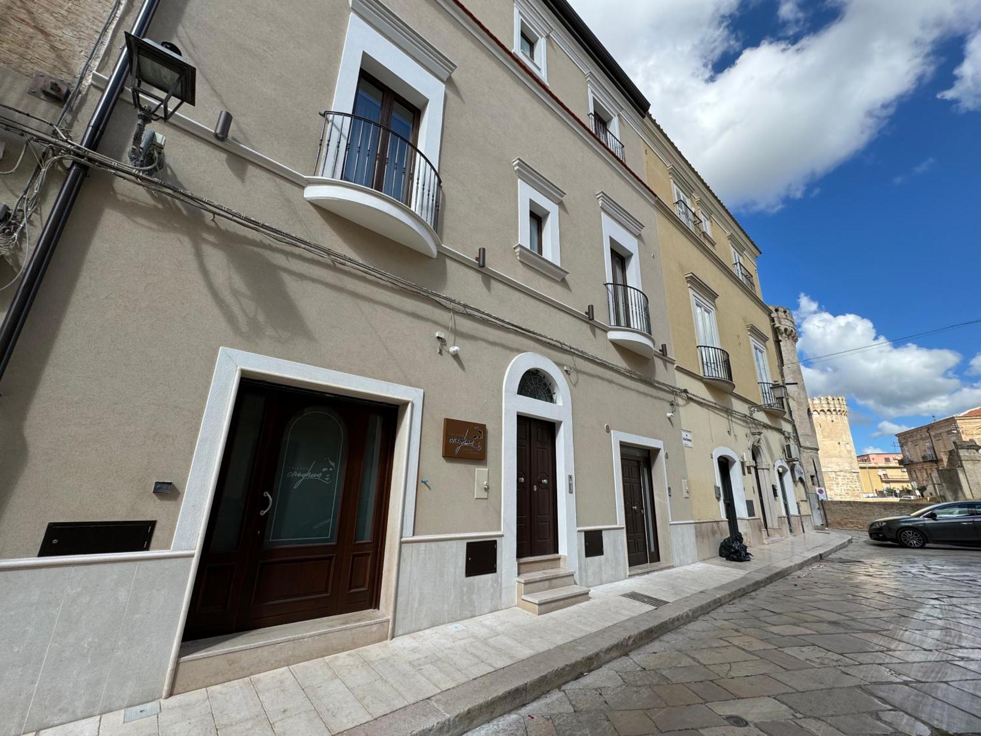 B&B Palazzo Croghan Torremaggiore Bagian luar foto