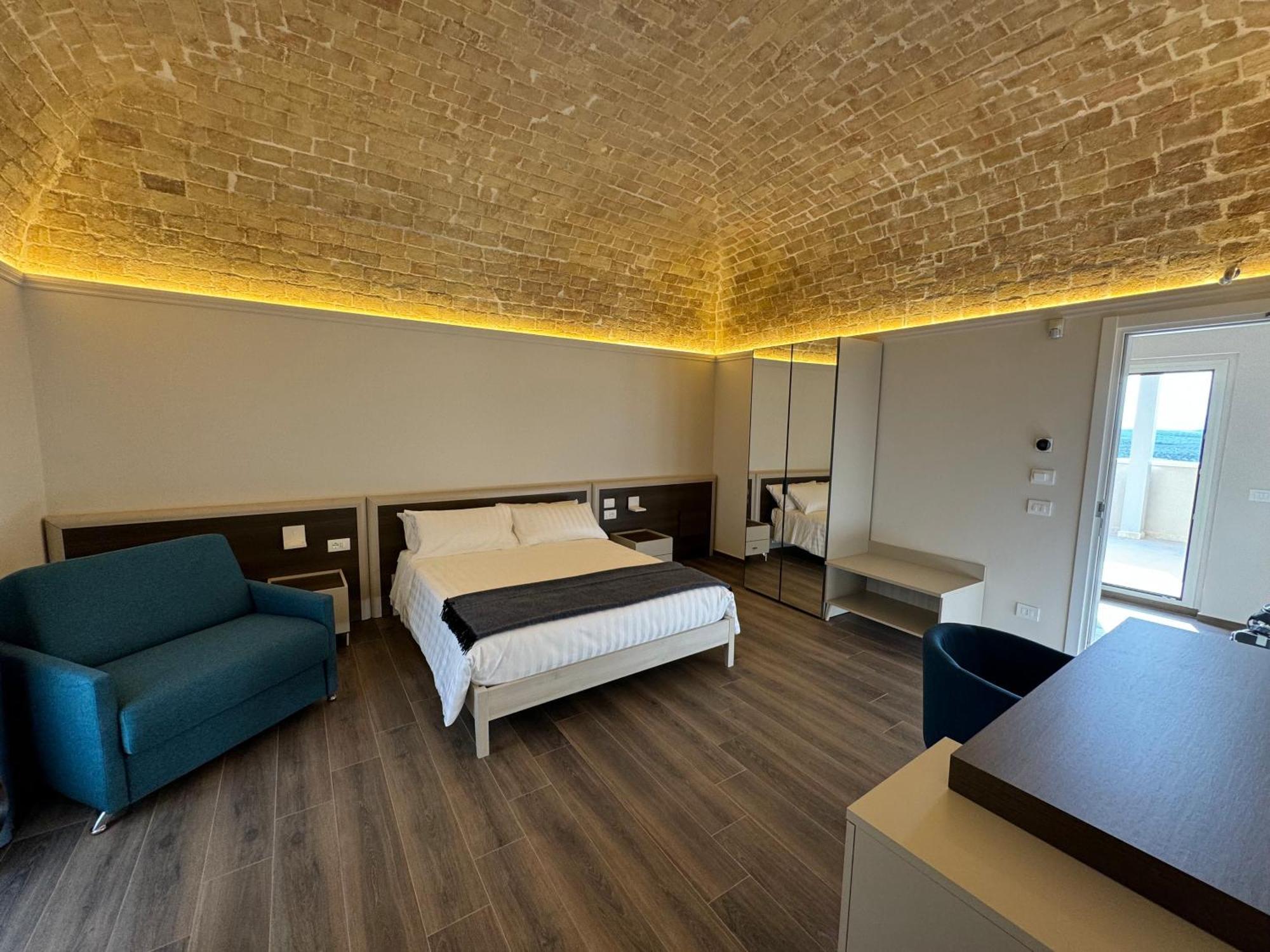B&B Palazzo Croghan Torremaggiore Bagian luar foto