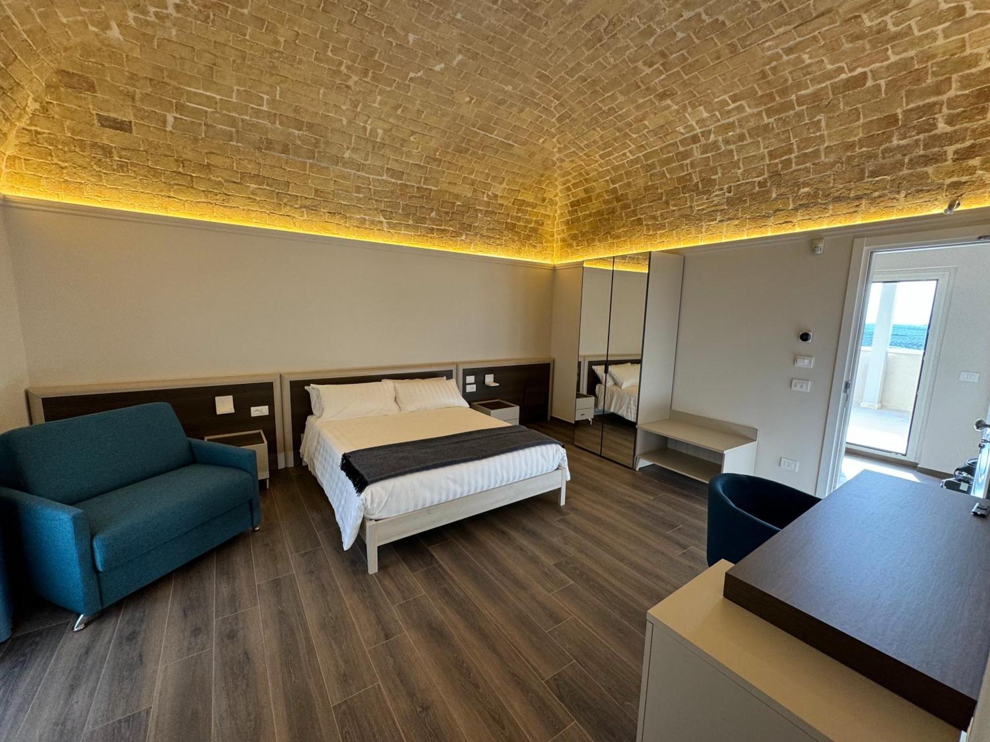 B&B Palazzo Croghan Torremaggiore Bagian luar foto