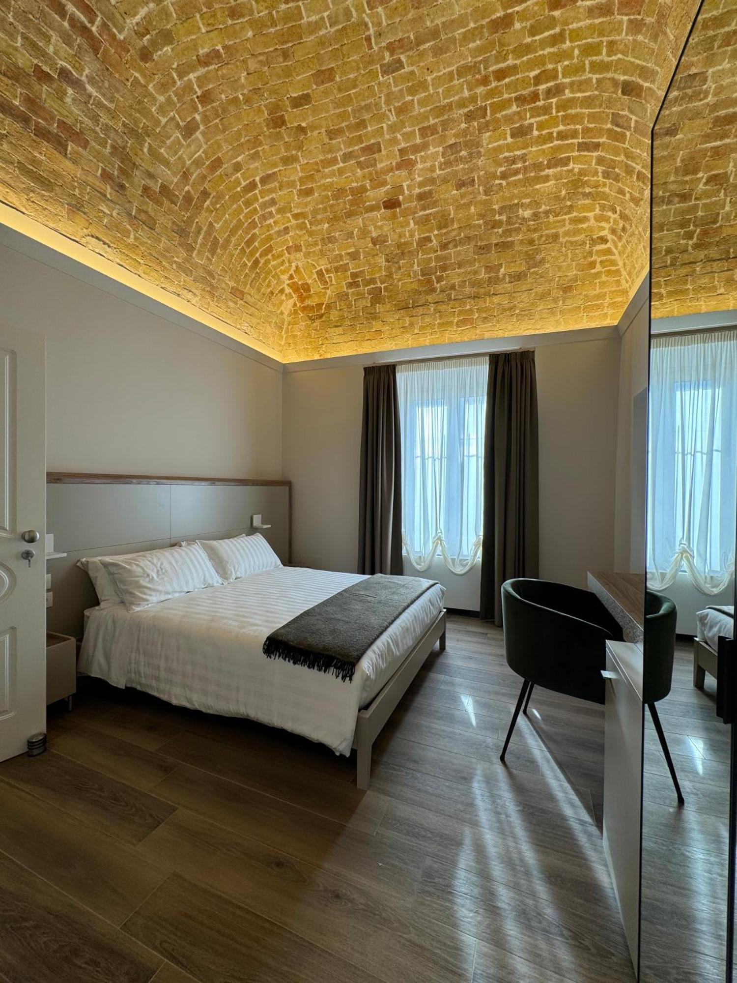 B&B Palazzo Croghan Torremaggiore Bagian luar foto